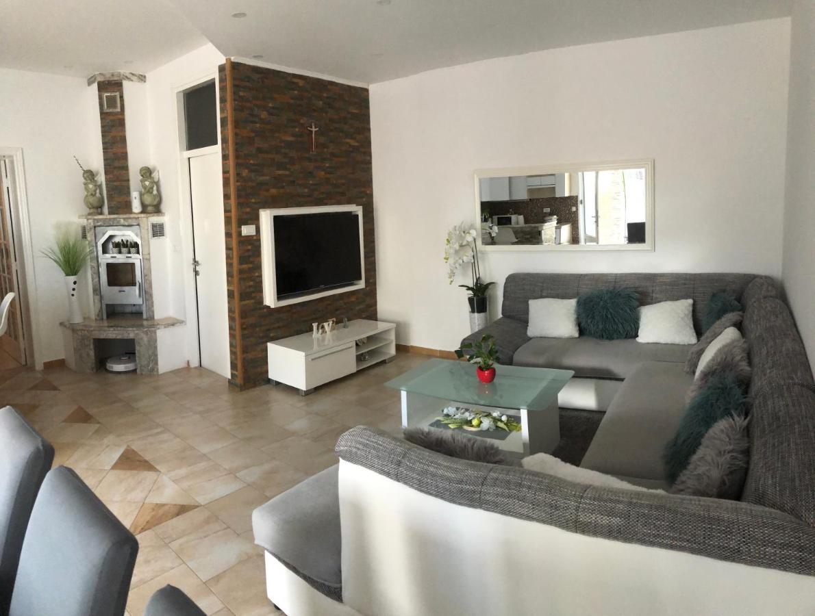 Apartments Ljube Makarska Esterno foto