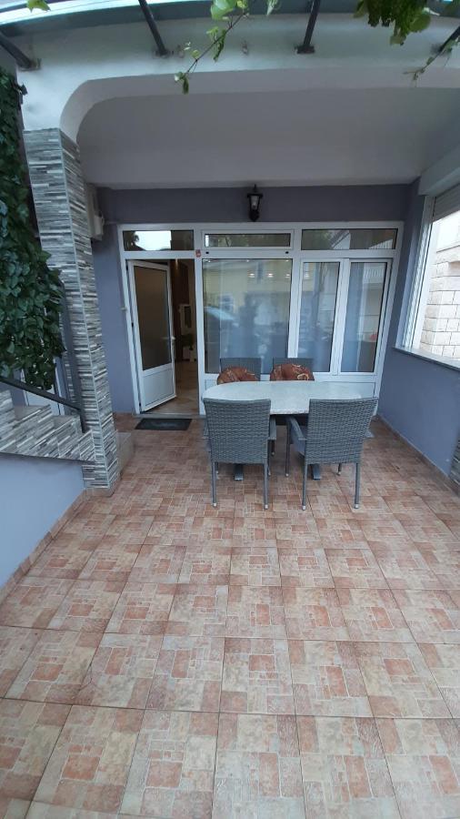 Apartments Ljube Makarska Esterno foto