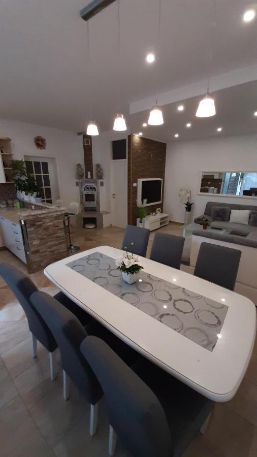 Apartments Ljube Makarska Esterno foto