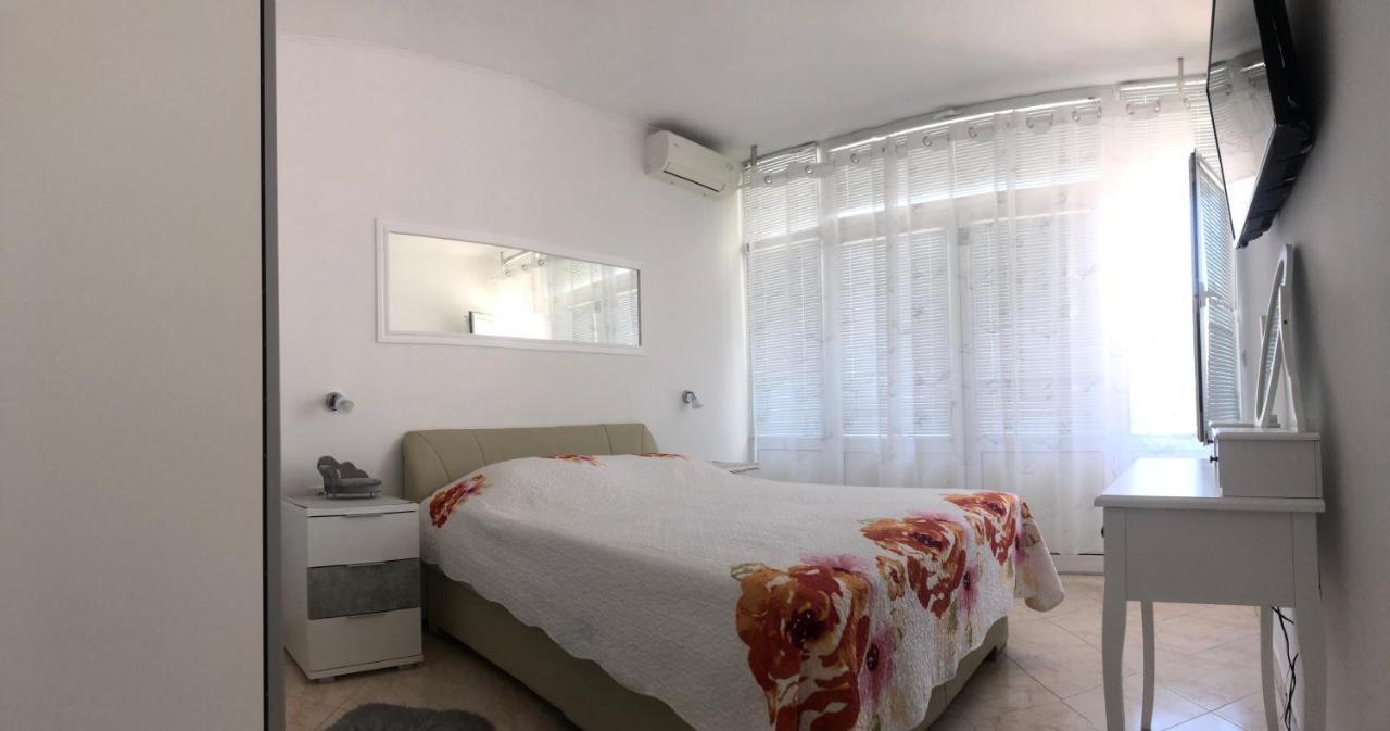 Apartments Ljube Makarska Esterno foto