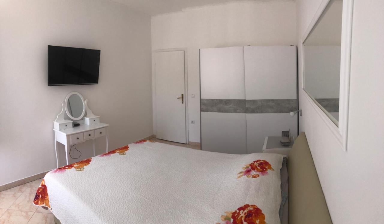 Apartments Ljube Makarska Esterno foto
